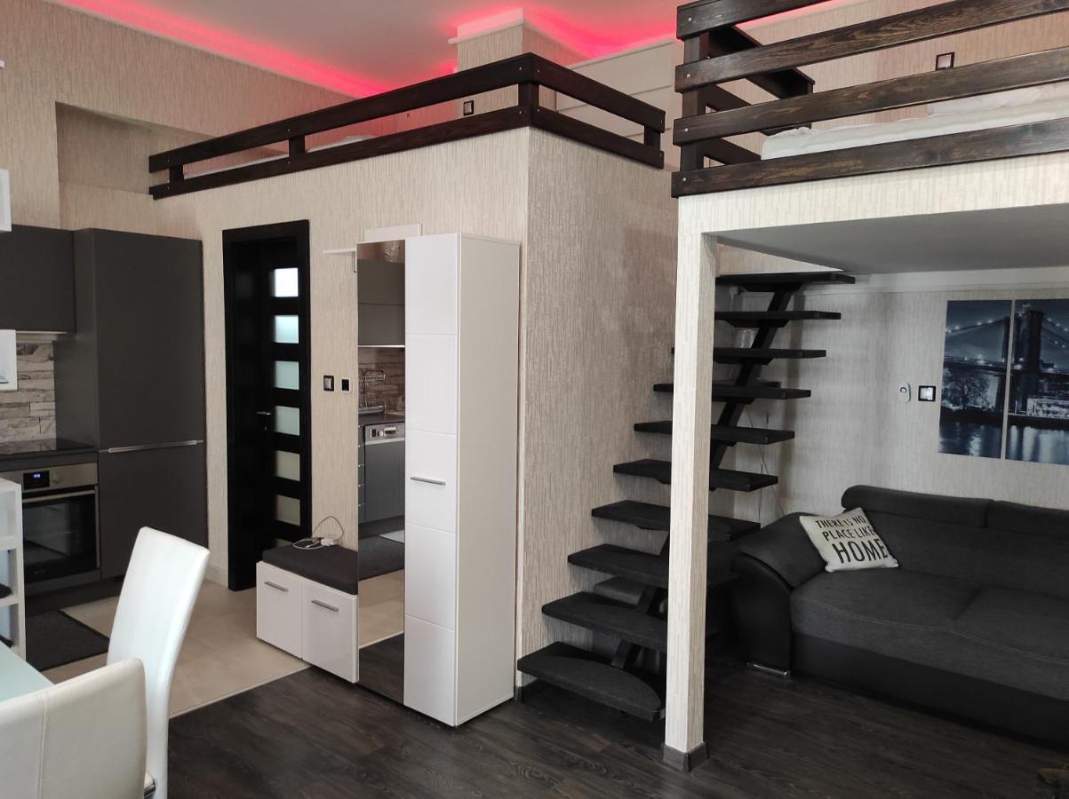 Corvinus Apartman Budapeste Exterior foto