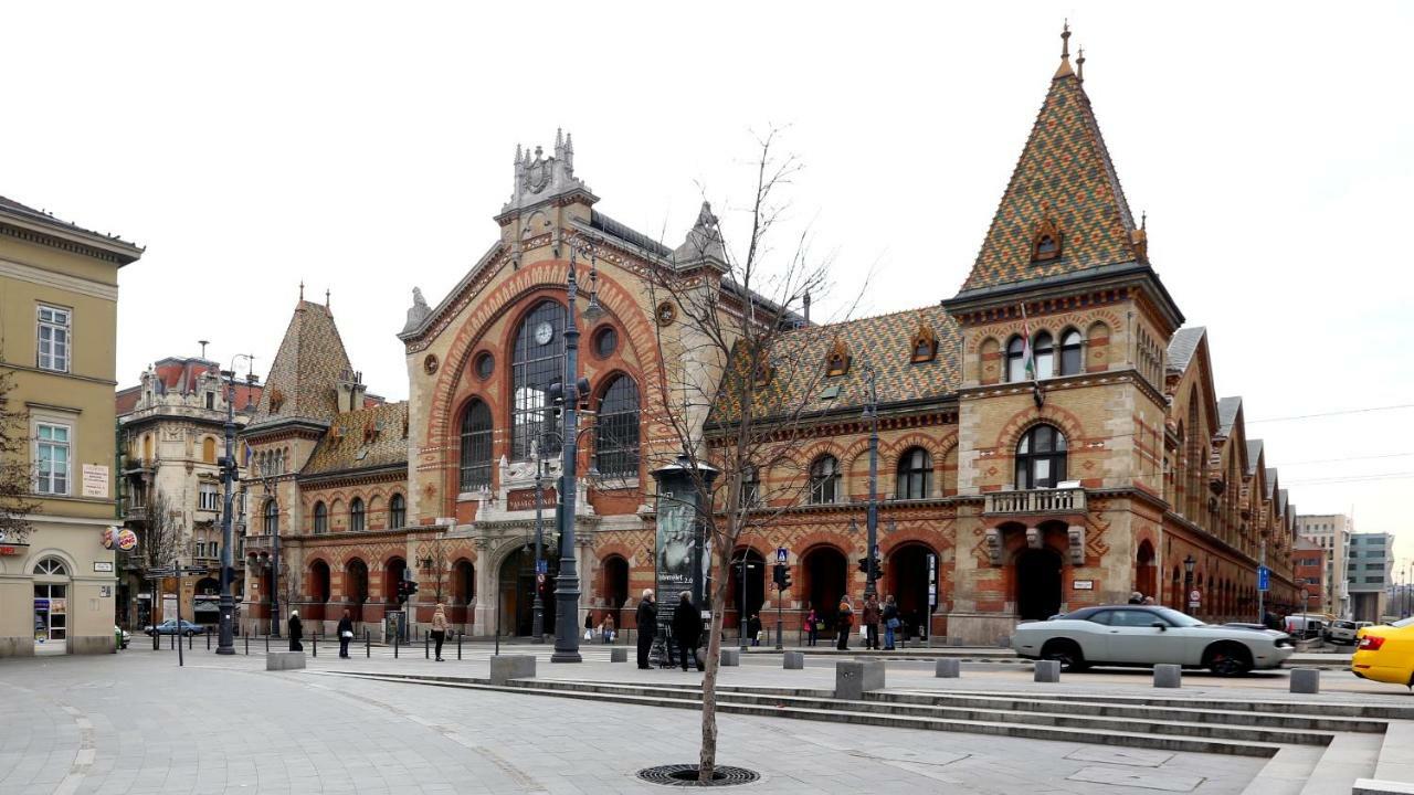 Corvinus Apartman Budapeste Exterior foto